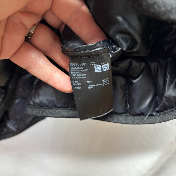 Uniqlo Women's Glossy Black Quilted Vest - Picture 3 of 6